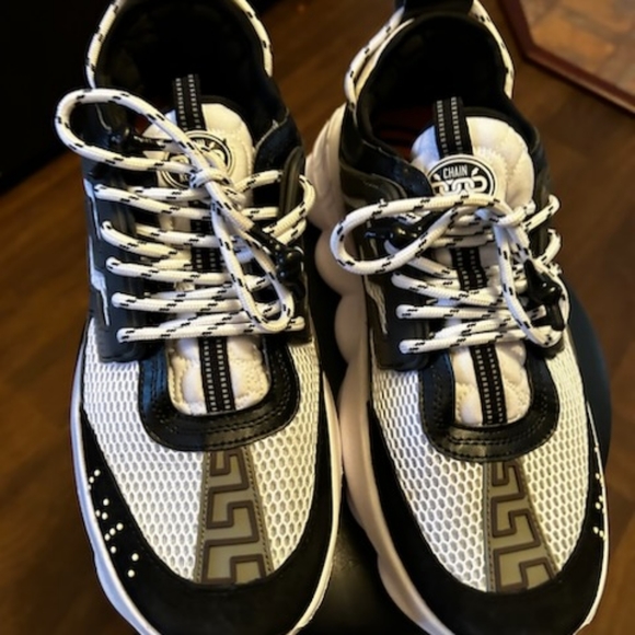 Versace chain reaction